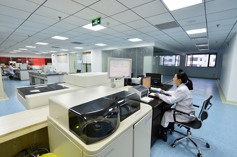 医学检验中心（检验科、输血科、病理科）